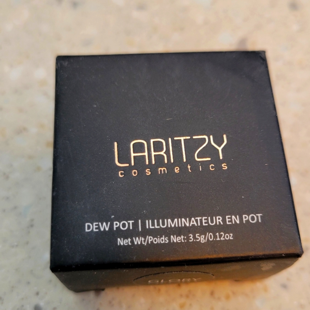 Laritzy dew pot in Glory